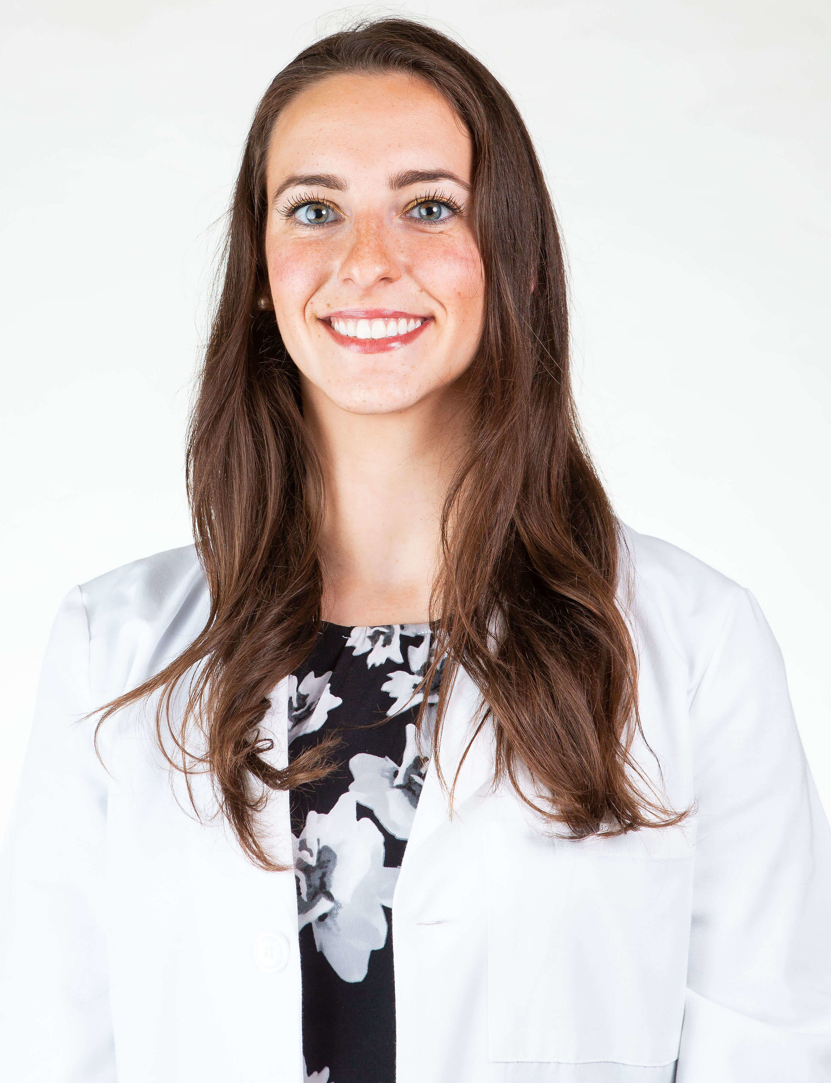 Dr. Josie Silva Lopes Dentist headshot